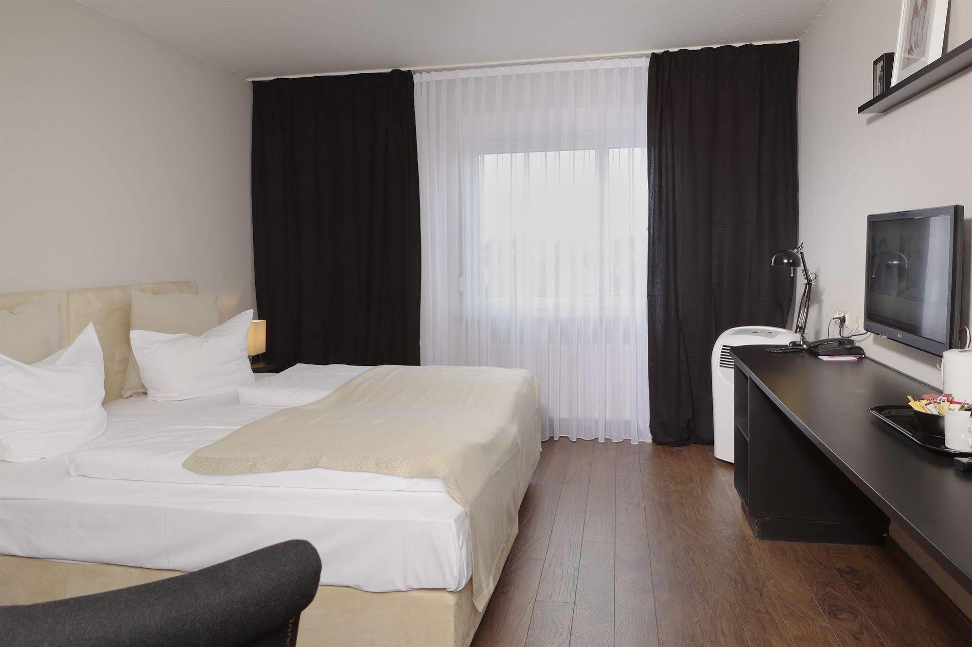 Tryp By Wyndham Airport Hotel