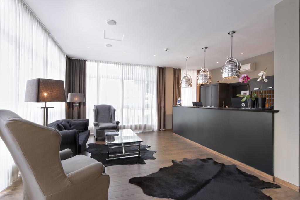 Hotel Tryp By Wyndham Airport 3*