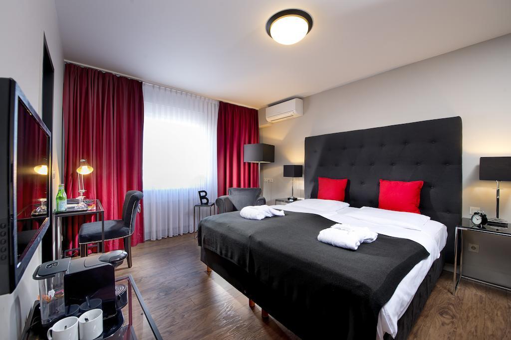 Tryp By Wyndham Airport 3* BRE