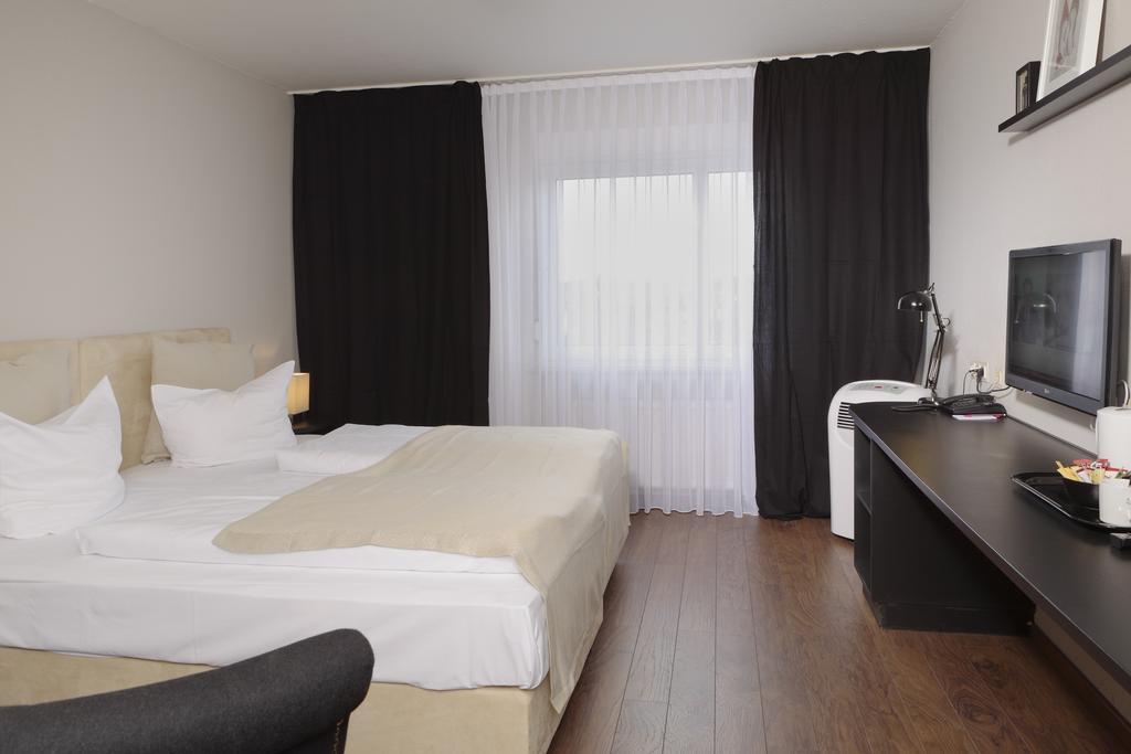 Tryp By Wyndham Airport 3* BRE